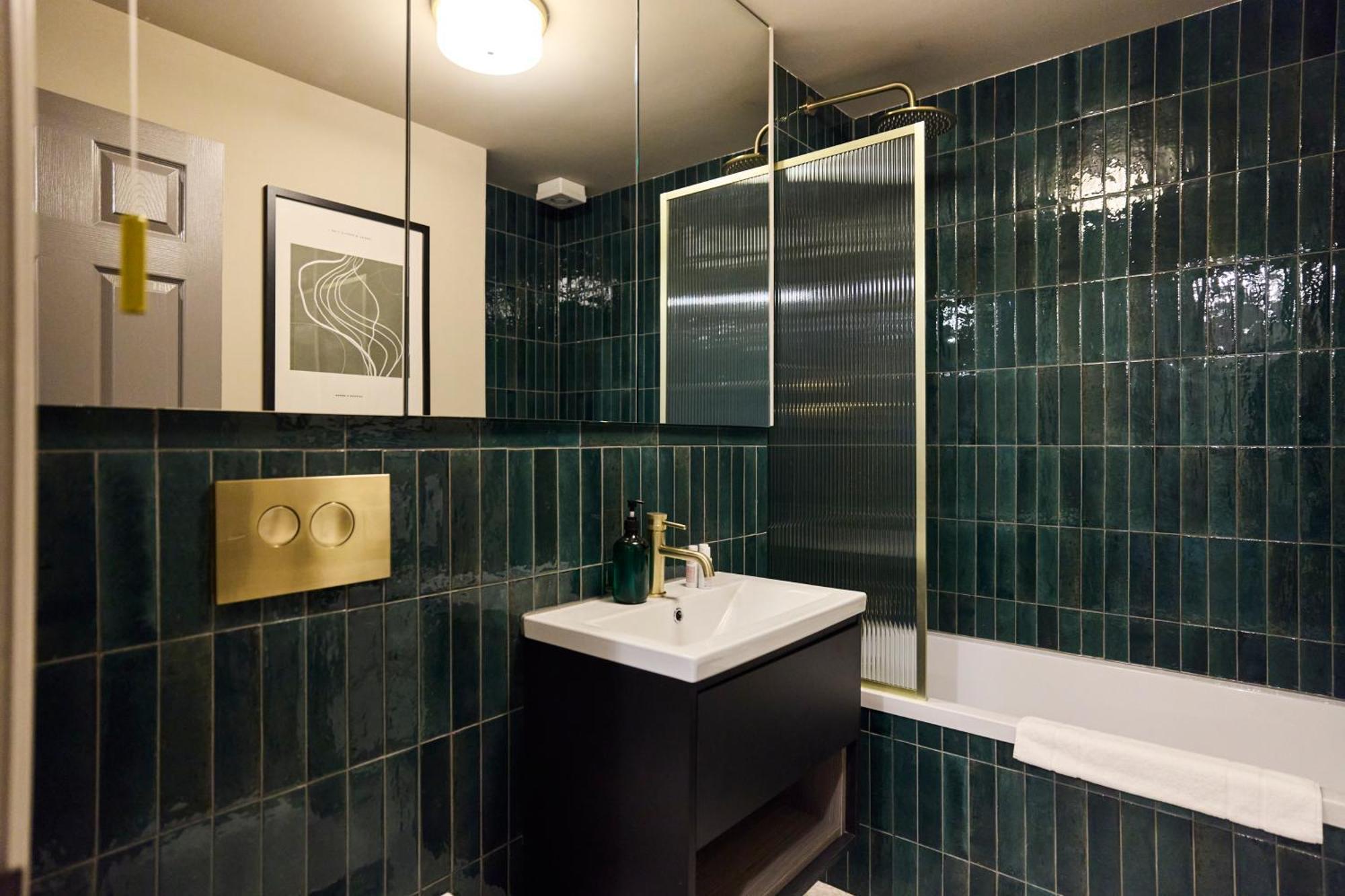 The Twickenham Wonder - Lovely 1Bdr Flat With Parking Buitenkant foto